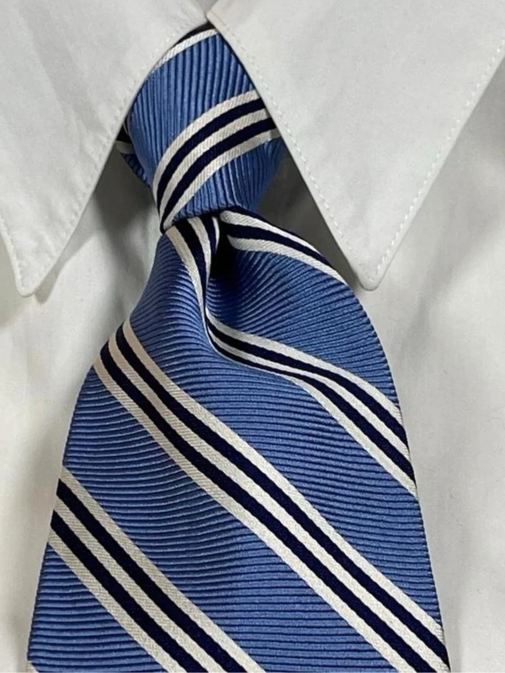 Brooks Brothers Makers Pure Silk Blue Tie White & Navy Stripes L58